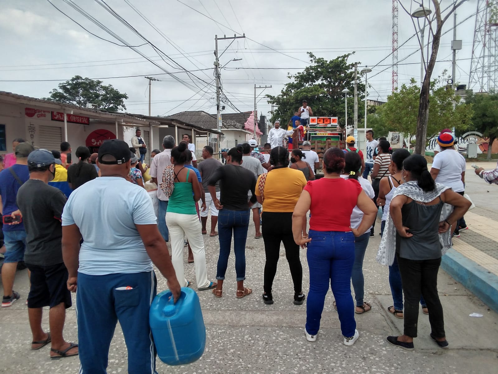 Comunidad de Luruaco bloqueó por más de 6 horas La Cordialidad para reclamar un mejor servicio de agua potable