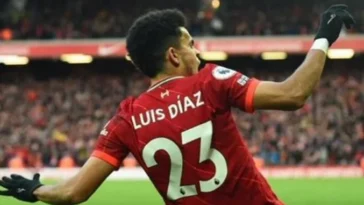 Con golazo de Luis Díaz, el Liverpool abrió el marcador ante el Manchester United