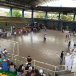 Las víctimas de desplazamientos están siendo atendidas en el Coliseo Cubierto Municipal de Ciénaga.