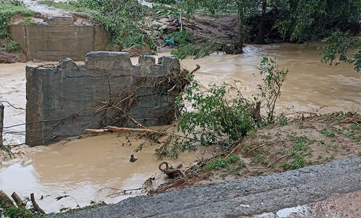 Creciente se llevó un puente artesanal en Tierralta