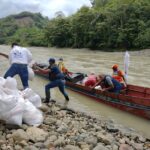 Puede ser una imagen de 6 personas y masa de agua