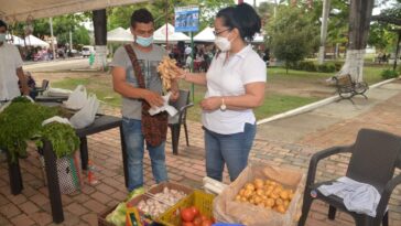 Todo un éxito el segundo gran mercado campesino