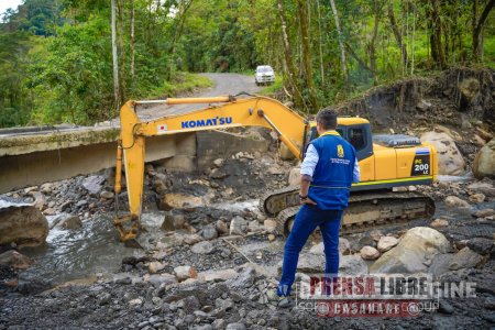 Trabajos de protección en puente sobre la quebrada Negra en Recetor