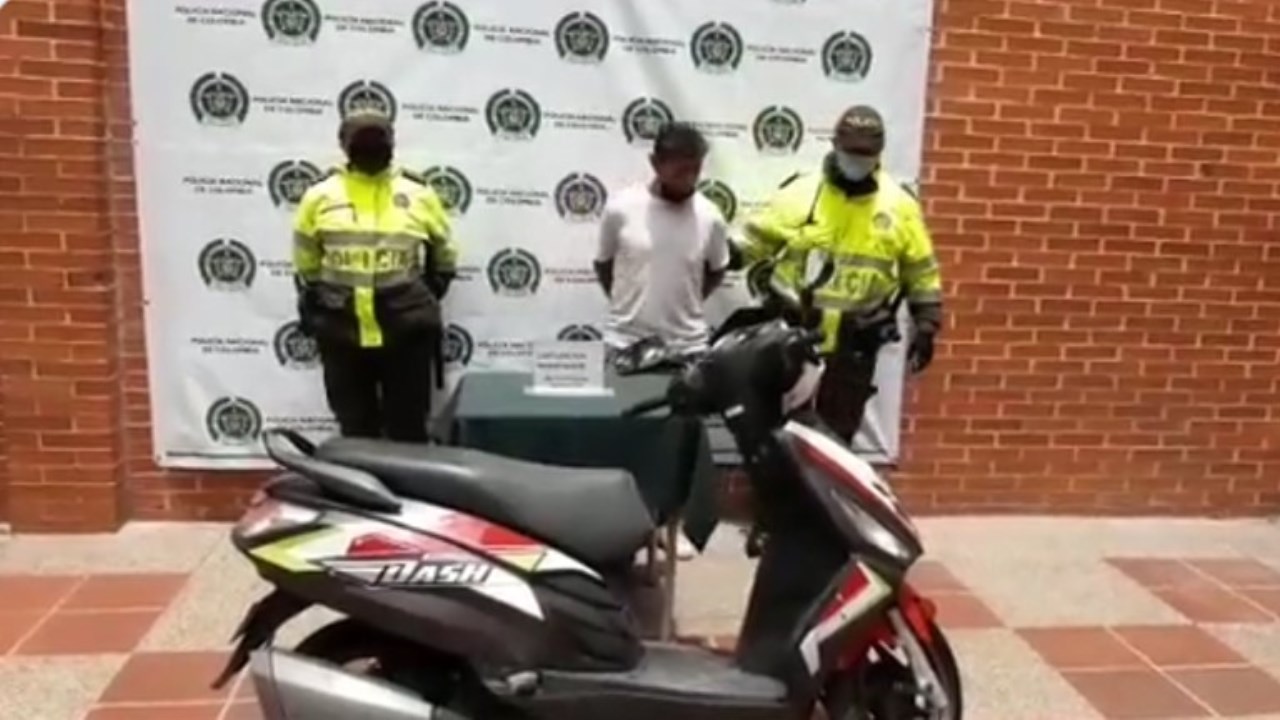 VIDEO: Capturado «paseando» en una moto requerida por la Fiscalía