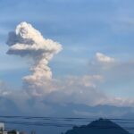 Volcán Nevado del Ruiz emitió columna de vapor, gases y ceniza