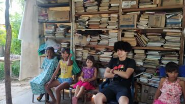 A una bodega fueron a parar libros de biblioteca al servicio de niños wayús