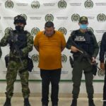 El fiscal Barbosa Alias ​​​​Pupis, miembro de la disidencia de las FARC, fue procesado por su presunta participación en la retención de 10 empleados de una empresa de energía.