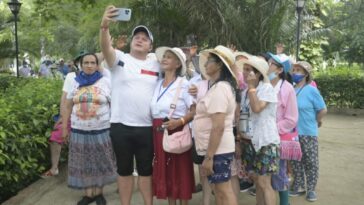 Adultos mayores cumplieron su sueño de conocer el mar