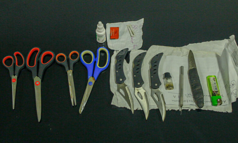 Armas blancas entre otros objetos hallados en colegio de Yopal