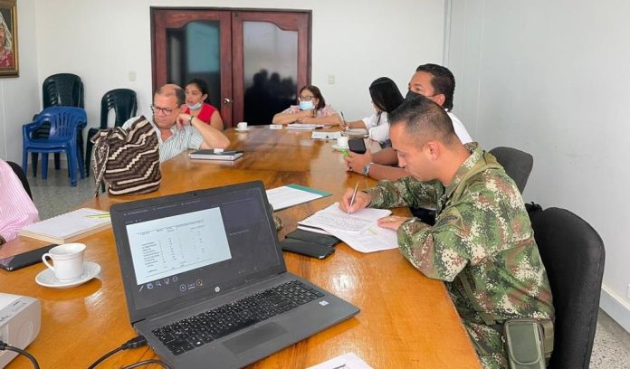 Funcionarios de la Registraduría, Policía Nacional, Ejército Nacional y el municipio, están en la dinámica de la organización del proceso electoral de este domingo.