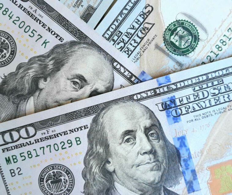 Dólar abre con una caída de 103 pesos tras resultados electorales