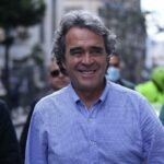 Educación y medio ambiente: las principales cartas de Sergio Fajardo para 'conectar' con los votantes