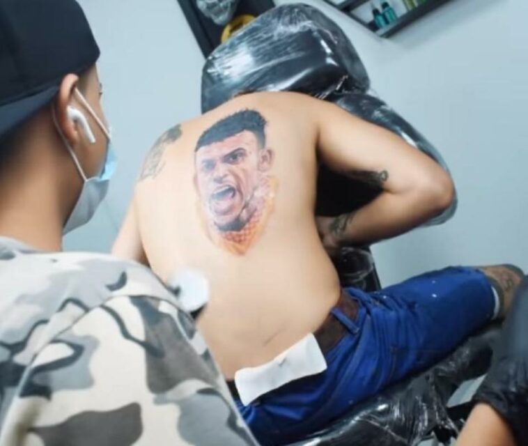 El tatuador samario que impresionó a Luis Díaz con imagen de su rostro