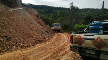 Gobernación del Huila sigue realizando recuperación de las vías afectadas por el invierno