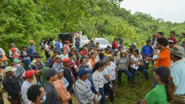 Gobernación entregó 330 mercados solidarios a familias en la vereda La Secreta