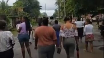 Habitantes del Municipio de Juradó – Chocó, realizan jornada de protestan por la falta de docentes en la I.E. San Roque.