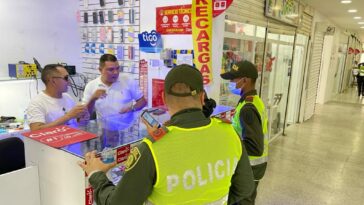 Le ponen ‘la lupa’ a Sanandresito para prevenir venta de celulares robados
