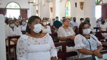 Con una eucaristía en la iglesia San José del municipio de Barrancas, la administración municipal liderada por el alcalde Iván Mauricio Soto, llevó acabo la conmemoración en honor al Día del Maestro.