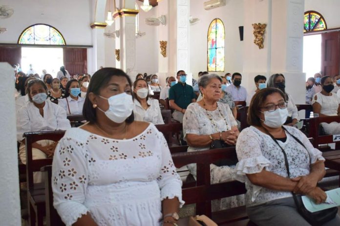 Con una eucaristía en la iglesia San José del municipio de Barrancas, la administración municipal liderada por el alcalde Iván Mauricio Soto, llevó acabo la conmemoración en honor al Día del Maestro.