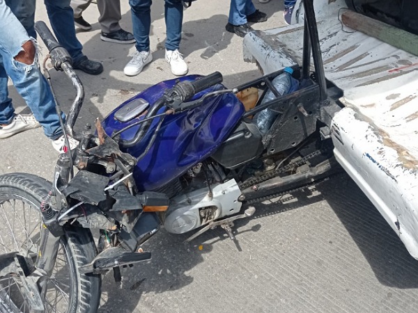 Motocarrista colisionó con una buseta y perdió la vida, en Soledad