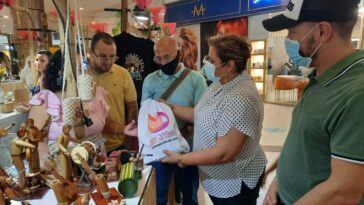 Mujeres emprendedoras le venden al Huila en el Santa Lucía Plaza