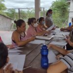 Mujeres víctimas de la violencia desarrollan su talento para tejer