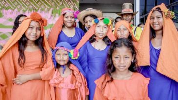 Municipio de Hatonuevo se vistió wayuu en conmemoración a la cultura y costumbre de la etnia