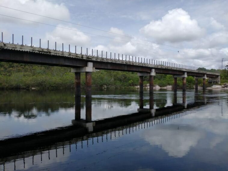 Obra del puente de Caño Pato llevan un año sin avance