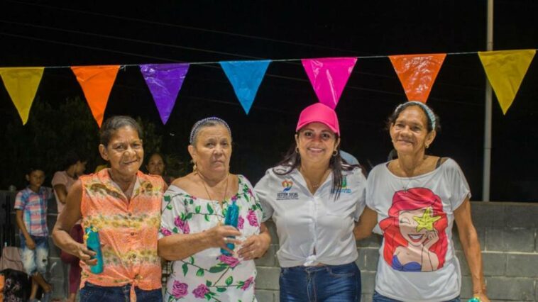 Santa Ana rinde homenaje a las madres con serenatas y regalos