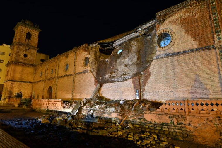 Se derrumbó parte de la fachada de la iglesia San Francisco de Cali