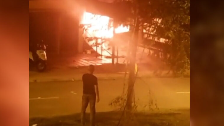 ¡Ay, qué pesar! Se incendió un negocio de hamburguesas en Belén