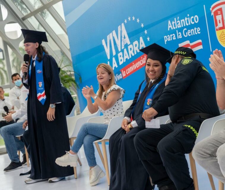 320 barristas del Junior se graduaron en Barranquilla