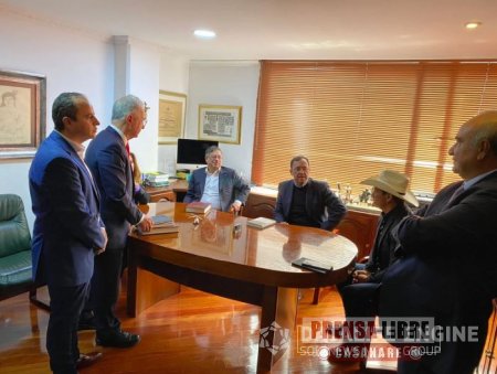 Alirio Barrera asistió a histórico encuentro entre el Presidente electo Gustavo Petro y Álvaro Uribe