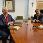 Avanza la reunión entre el presidente electo Gustavo Petro y Álvaro Uribe Vélez