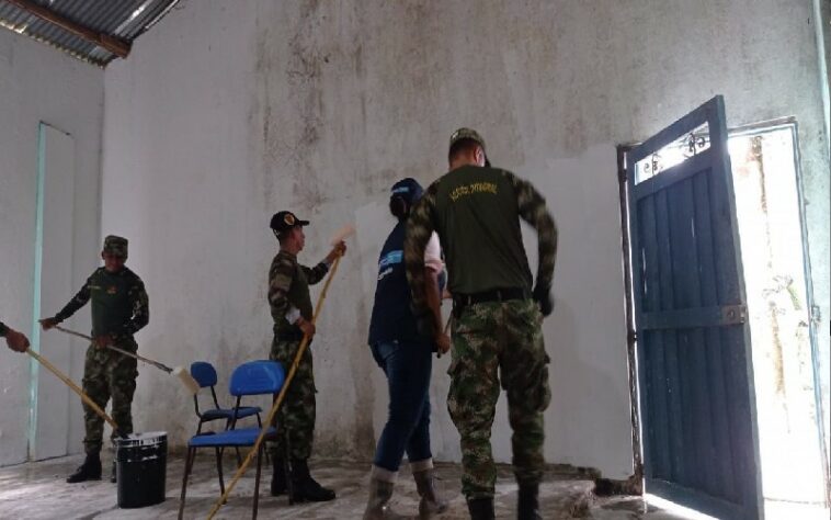 Ejército Nacional en articulación con Prosperidad Social, realizaron embellecimiento de un salón comunal en el corregimiento de Guayabal.