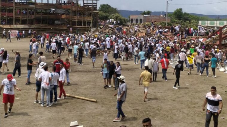 El Espinal: Toro fue atacado con cuchillos tras desplome de plaza de toros