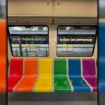 El Metro de Medellín sorprendió con sillas de colores en apoyo a la celebración del Orgullo LGTBI