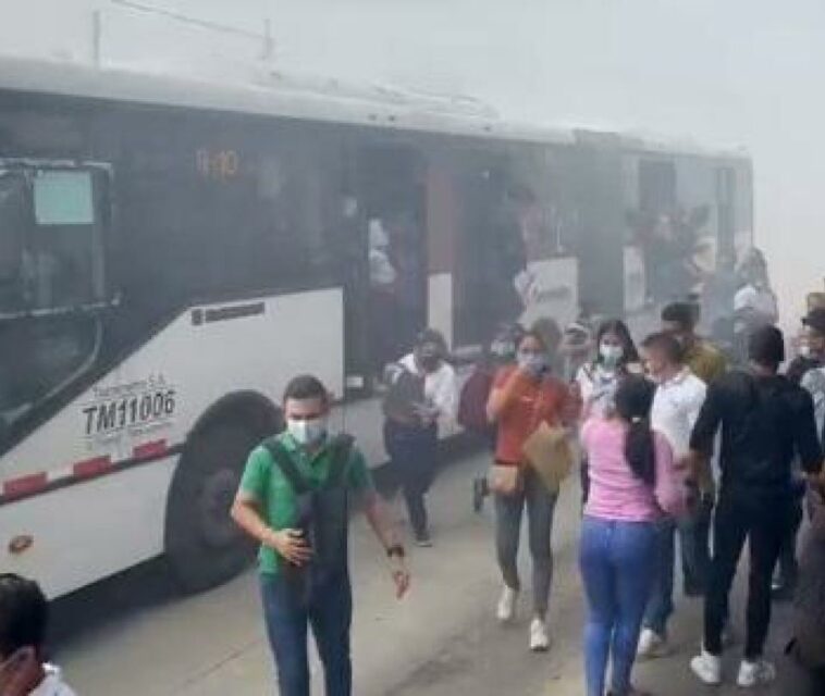 Emergencia en articulado de Transmetro generó pánico en Barranquilla