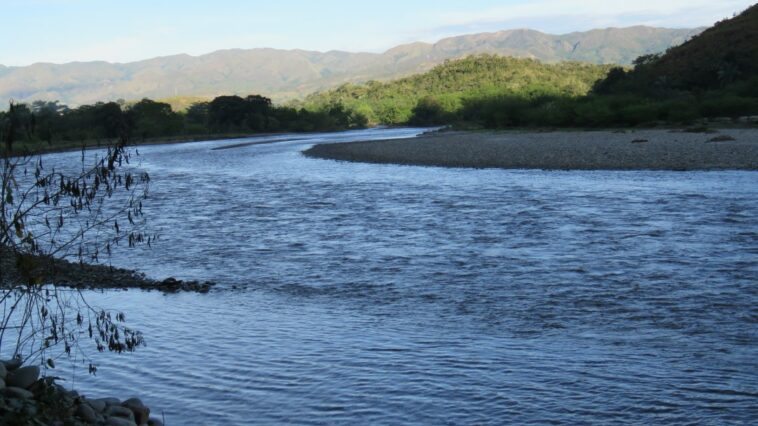 Explotación ilegal de oro de aluvión afecta a ríos y reservas naturales