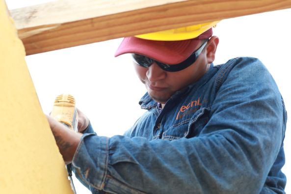 Gobernación departamental avanza en reparación de viviendas afectadas por huracanes 
