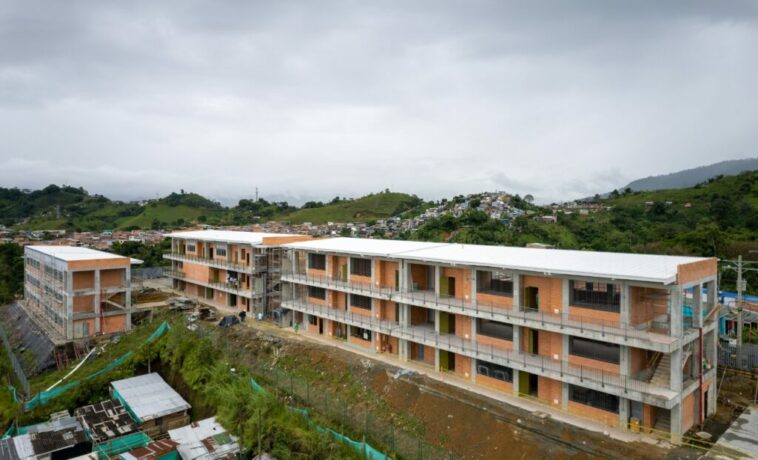 Institución Educativa El Remanso, en su etapa final de construcción