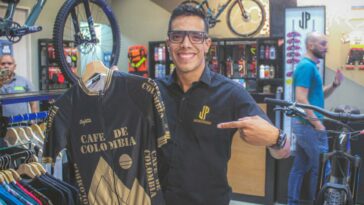 Járlinson Pantano reabrió su tienda que había sido vandalizada en el paro