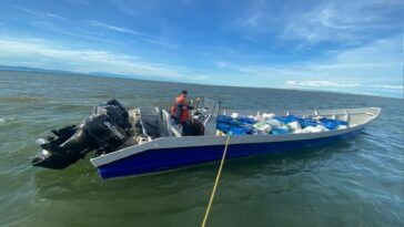 Lancha interceptada con 1,8 toneladas de cocaína en aguas del Golfo de Urabá.