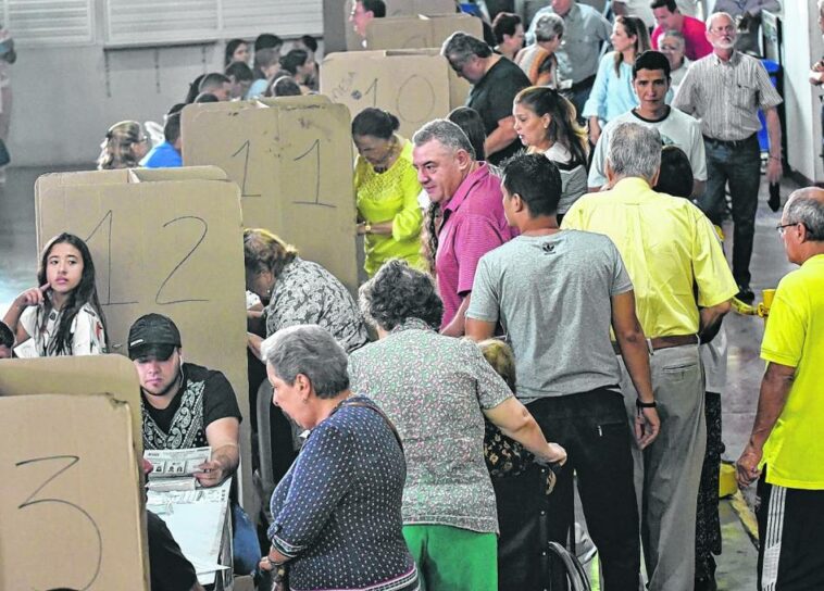 Llegó la hora definitiva: los colombianos definen hoy en las urnas el tipo de país que quieren