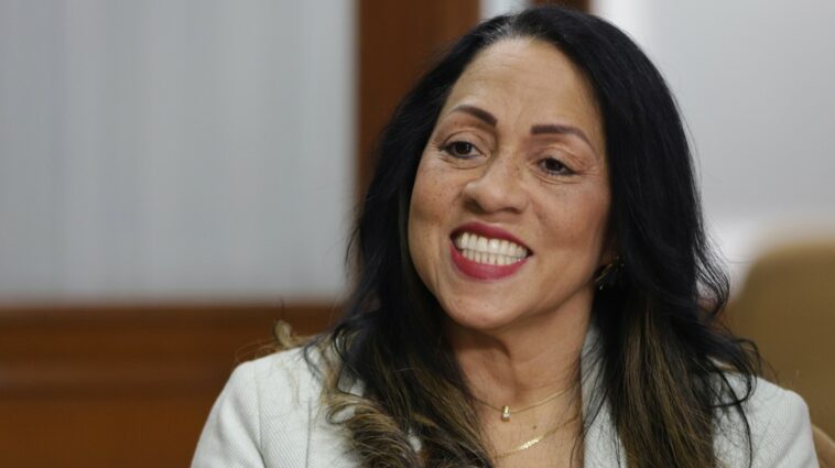 Marelene Castillo, fórmula vicepresidencial de Rodolfo Hernández
