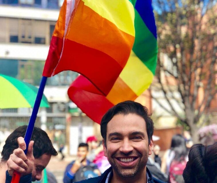 Mauricio Toro denuncia homofobia en su contra por recusación en debate