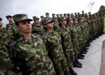 Número histórico de mujeres militares con mando cuidan elecciones en Boyacá