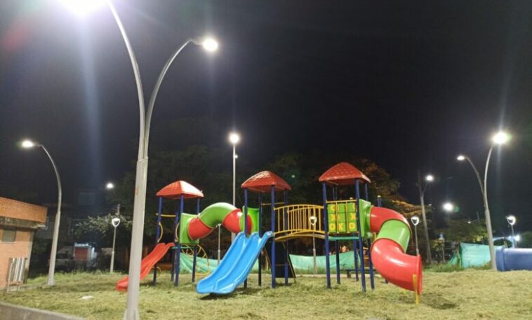 Parque de los barrios Bicentenario y Salitre mejoraron su alumbrado público