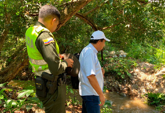 Retiran retroexcavadora que desviaba el río Guatapurí