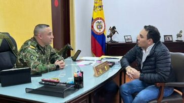 En la ciudad de Bogotá, el burgomaestre de los barranqueros sostuvo un importante encuentro con el propósito de socializar estrategias, que incluyen el apoyo en el aumento del pie de fuerza militar en este municipio.